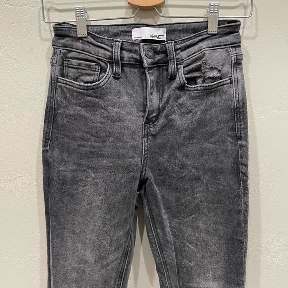 Vervet High Rise Released Hem Straight Jeans - Size: 24 - Picture 4 of 9
